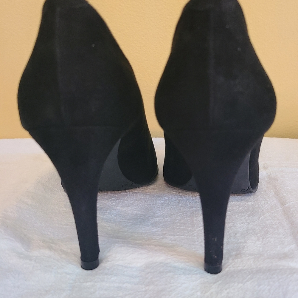Brenda Zaro black suede pump V cut size 8 - Picture 4 of 7